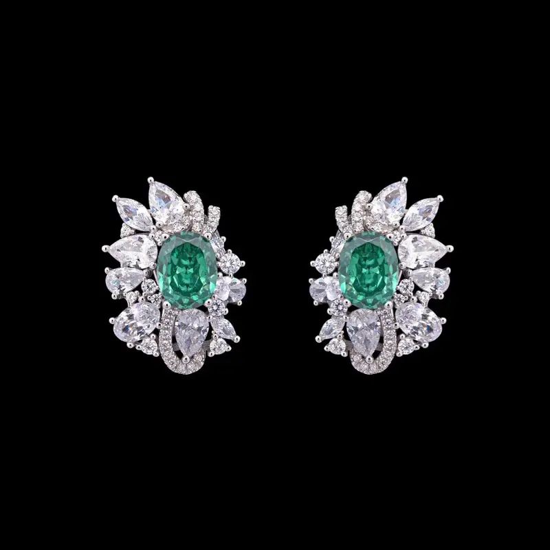 925 Sterling Zilveren Cluster Oorbellen met Groene Zirkonia Stenen