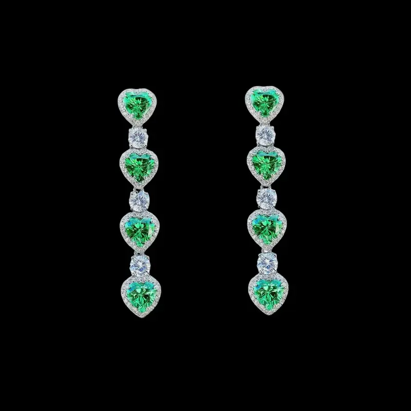 925 Sterling Zilveren Lange Hart Oorbellen met Groene Zirkonia Stenen