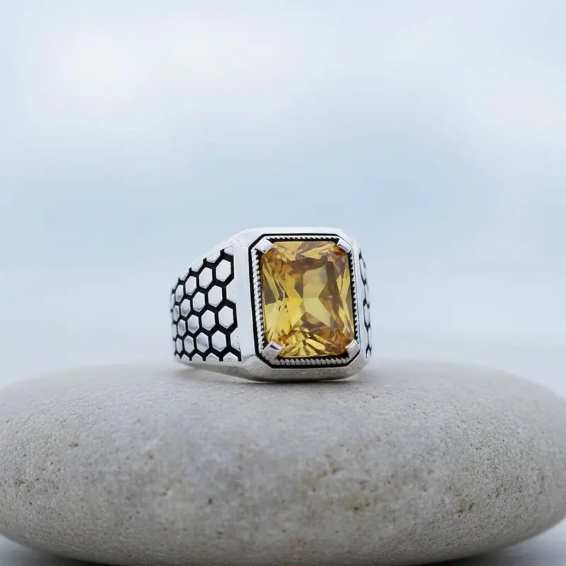 925 Sterling Zilveren Ring met Gele Zirconia Steen