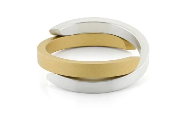 Armband C's gekruist GEEL MAT