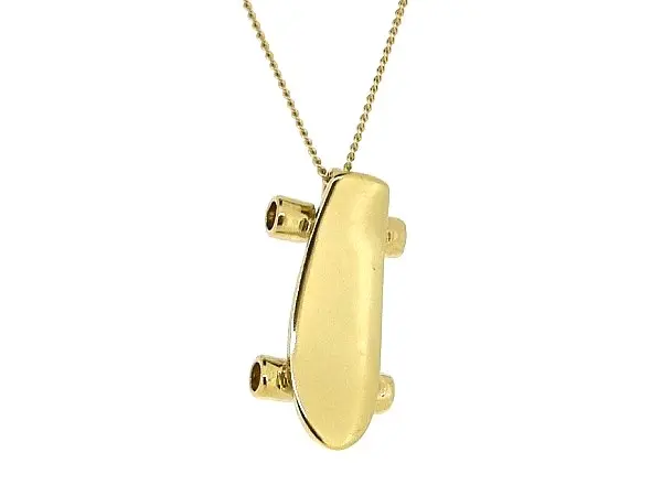Gouden ketting met skateboard hangertje