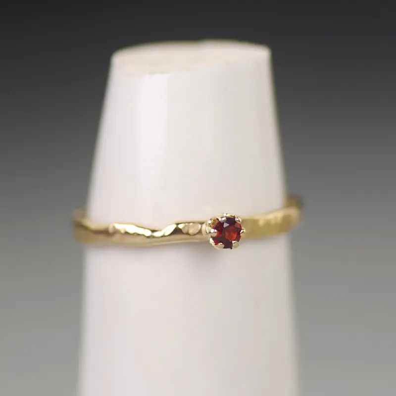 Grillige Ring met Geboortesteen van Januari