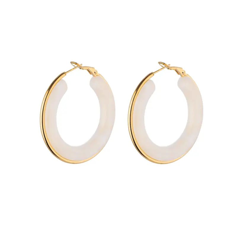 Lucy hoops wit