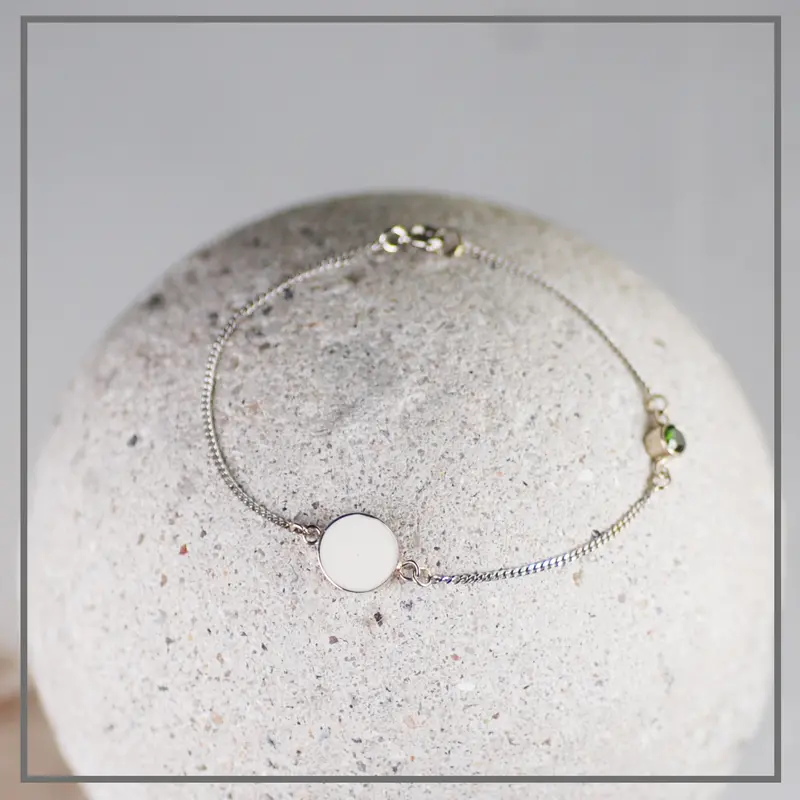 Moedermelk Armband Essential in Witgoud met Geboortesteen