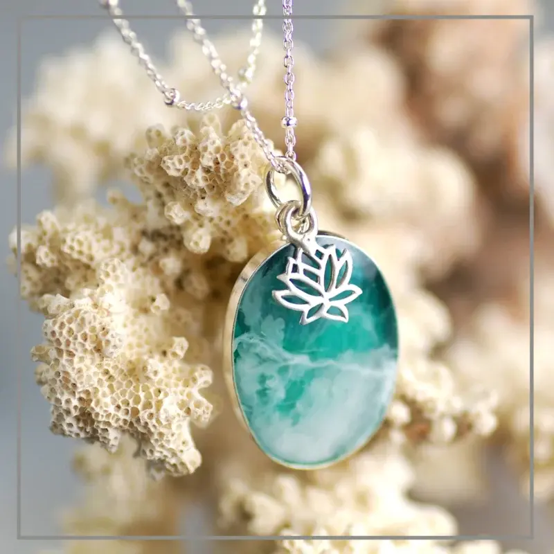 Moedermelk Collier Silver Antique Buddhistic Lotus