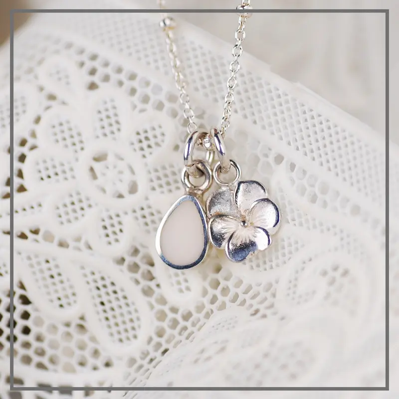 Moedermelk ketting Violette Narrative