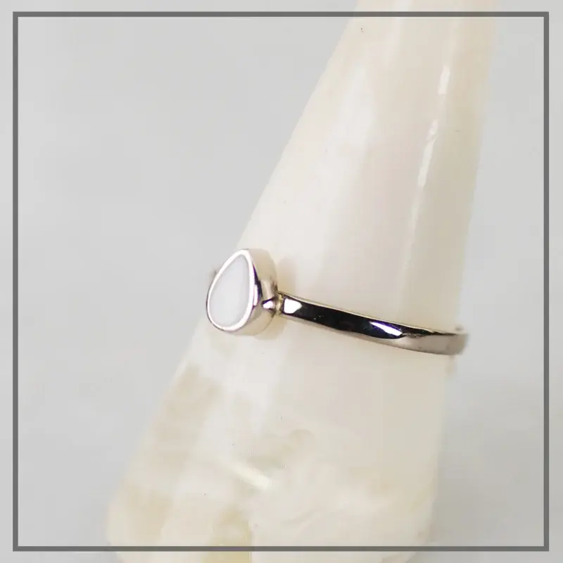 Moedermelk ring Druppel Witgoud