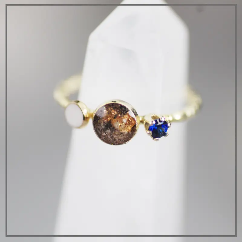 Moedermelk ring Evan Goud met as en geboortesteen