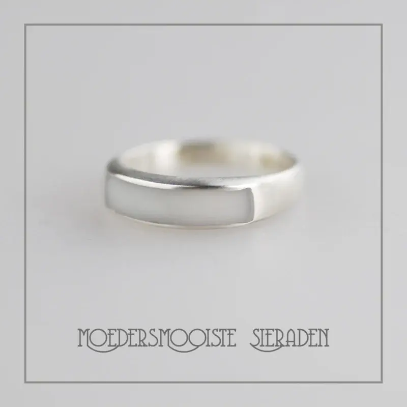 Moedermelk ring Minimal Design