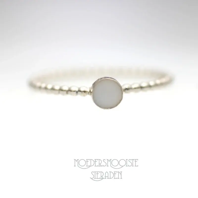 Moedermelk ring witgoud met balletjes