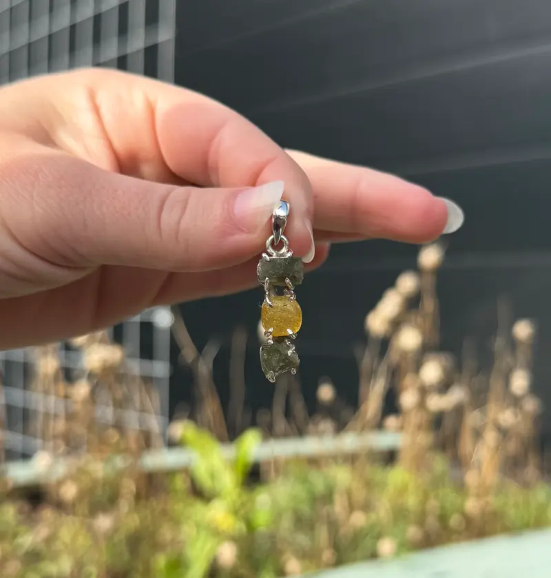 Moldaviet Dubbel en Amber Hanger 925 Zilver A15