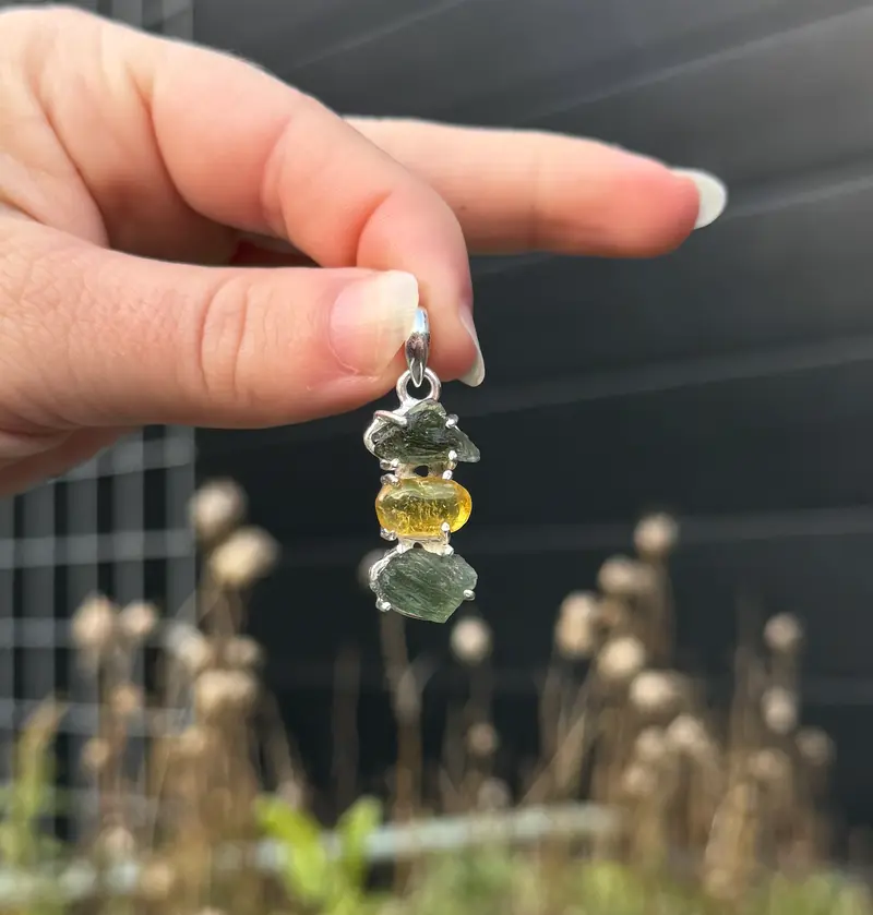 Moldaviet Dubbel en Amber Hanger 925 Zilver A18