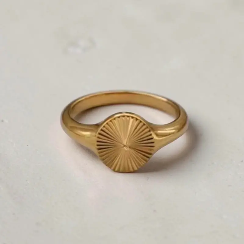 Nomi Ring | Gold Sunburst Statement Ring