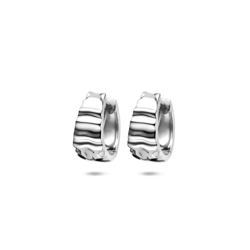 Oorbellen gehamerd 13,5 mm zilver