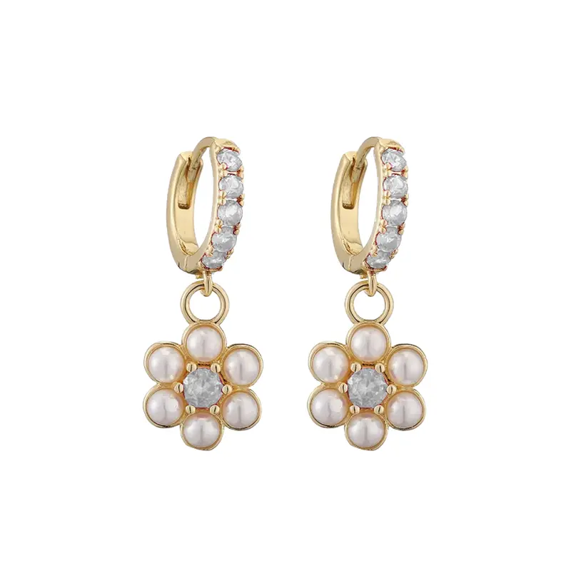 Oorbellen pearl flower wit