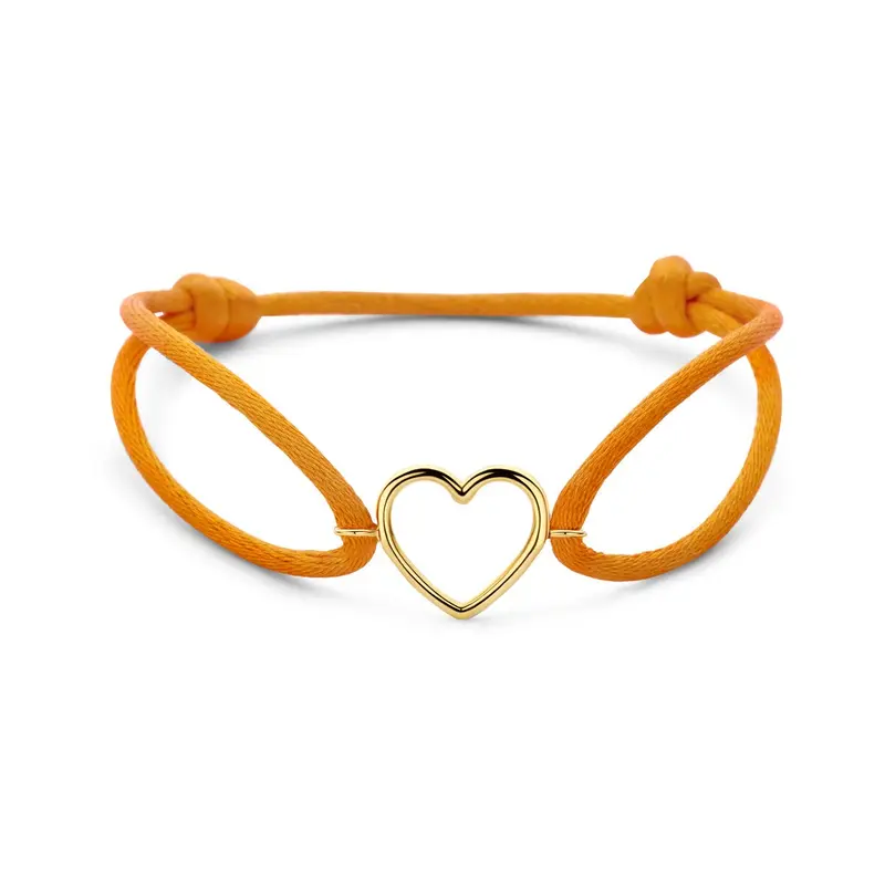 Oranje satijnen dames armband met 14k geelgouden hartje – Liefdevol statement in levendig design