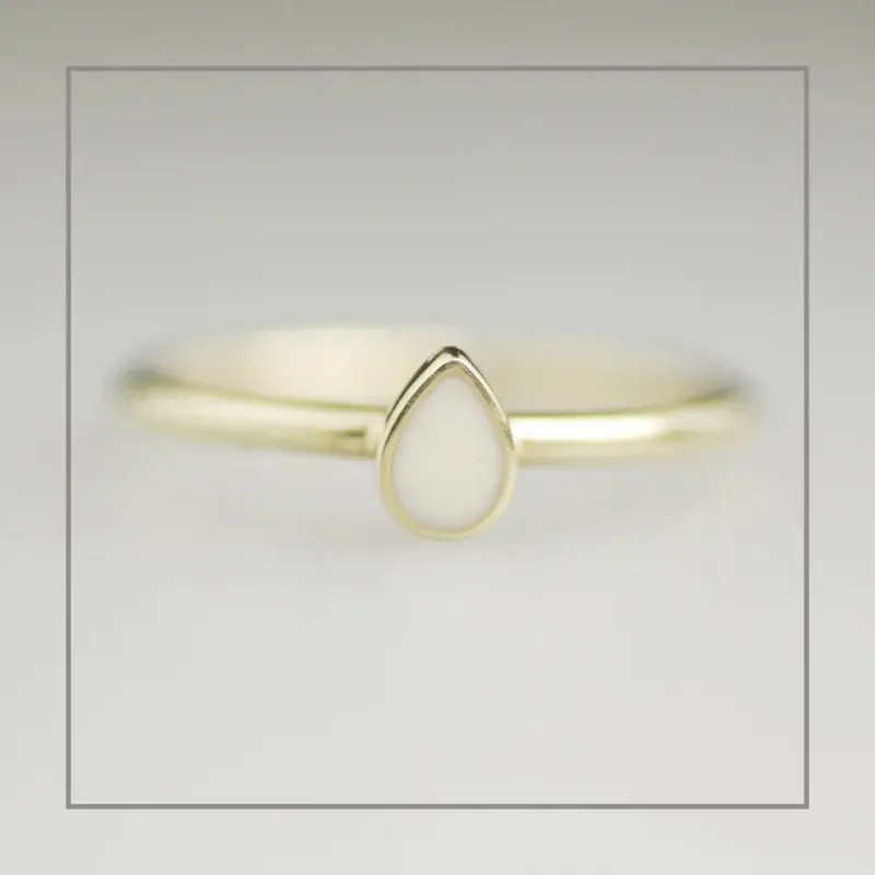 Ring Floral Drop of Milk