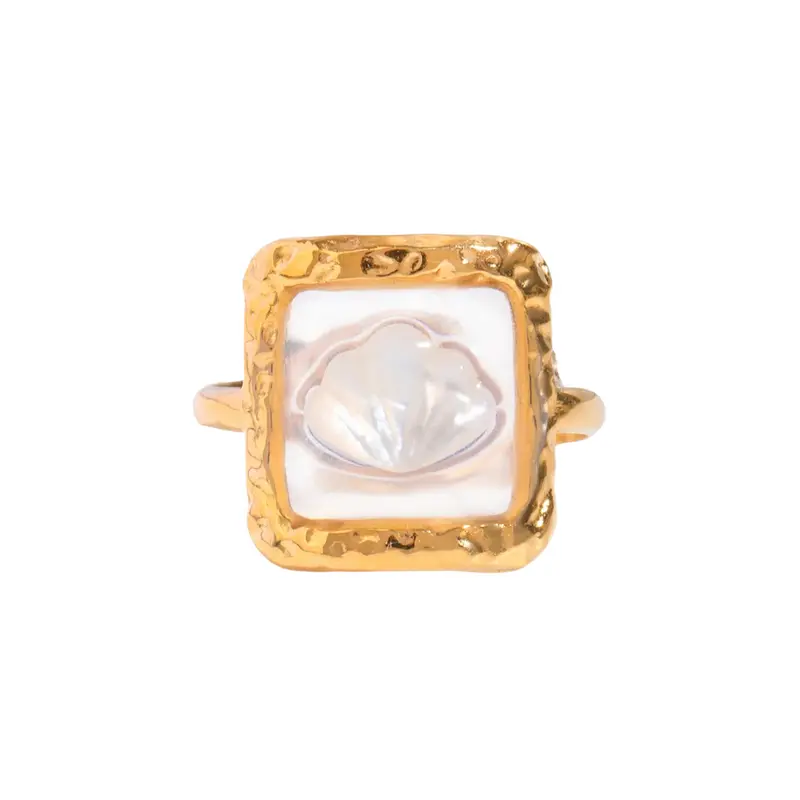 Ring seashell treasure