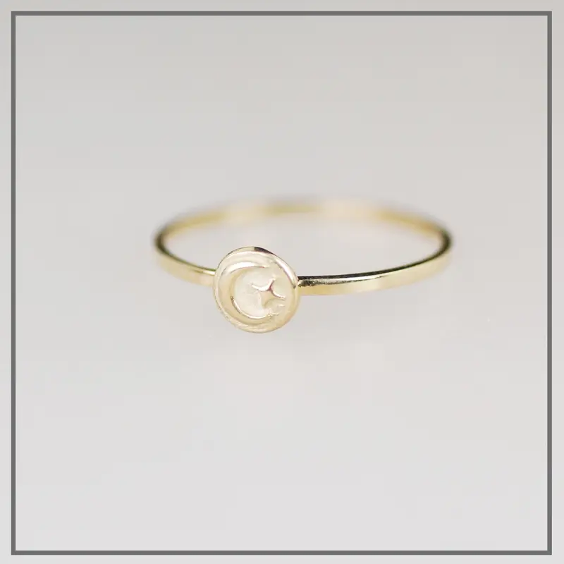 Ring To the Moon and back Goud
