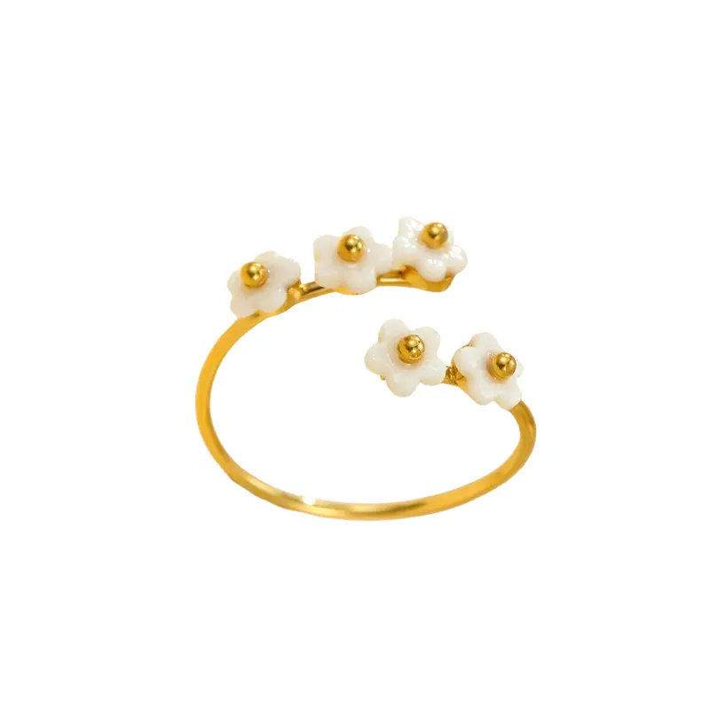 Ring white blossom