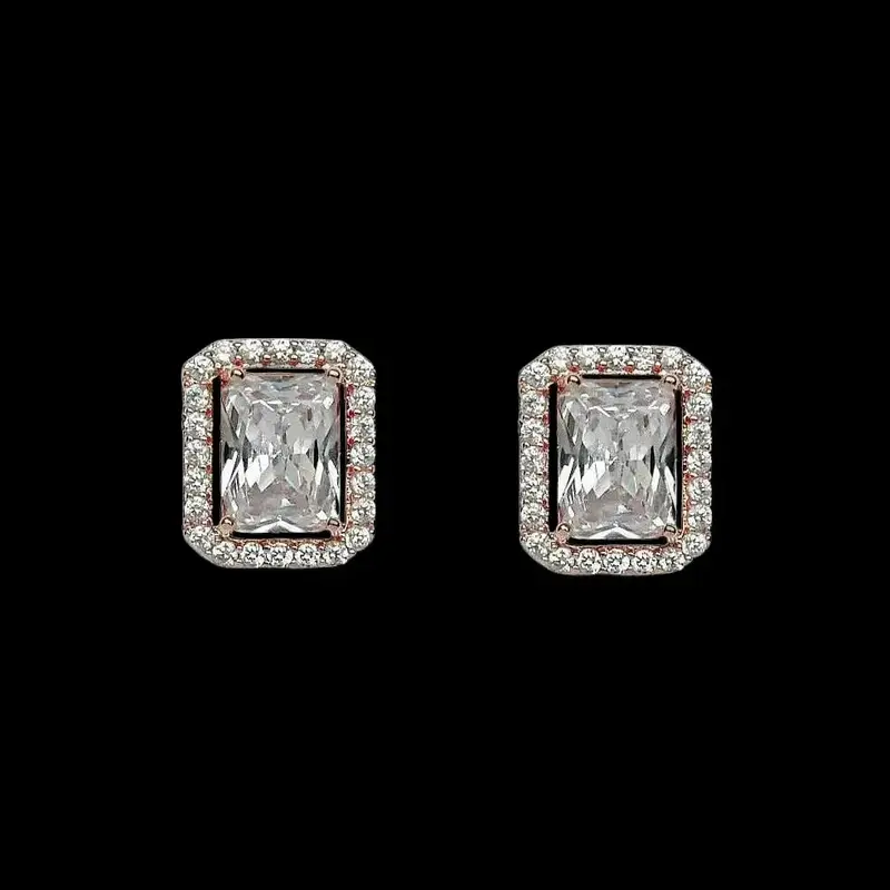 Roségoudkleurige entourage oorbellen met radiant zirkonia's