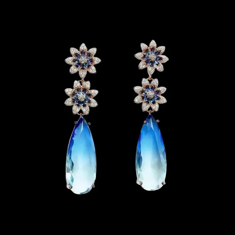 Roségoudkleurige Lange Druppel Bloem Oorbellen met Blauwe Zirkonia Stenen