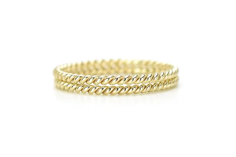 Twee Aanschuifringen 14K Goud Twisted BeMy