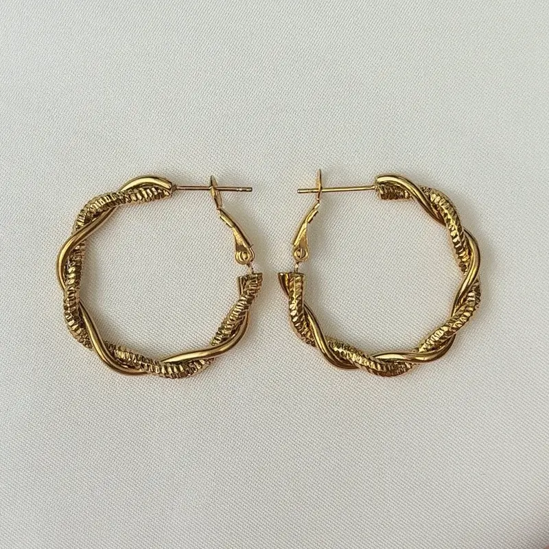 Twist Hoop | Oorbel