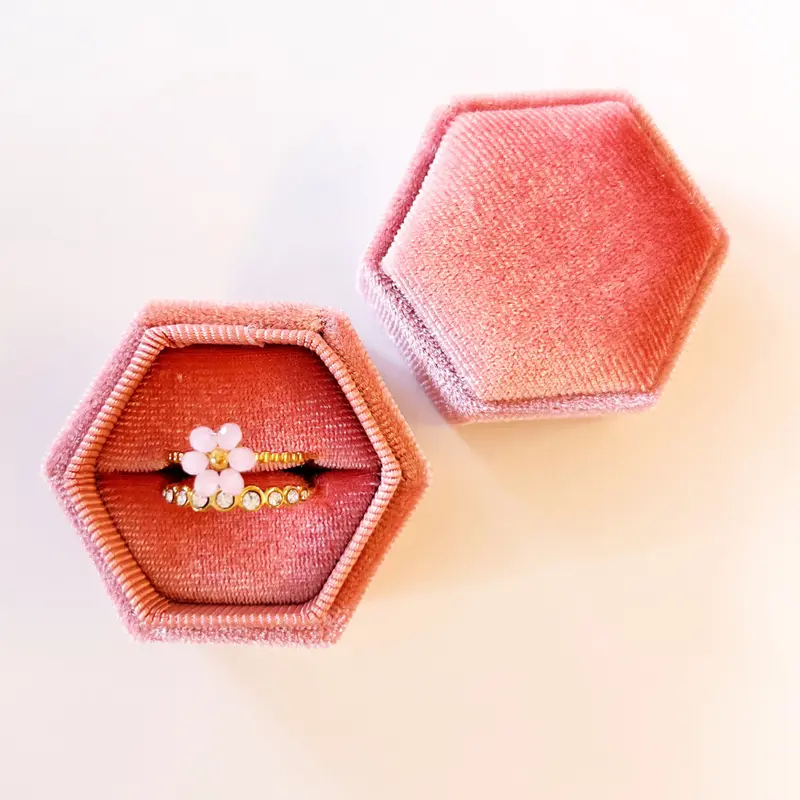 Velvet ringdoosje hexagon roze