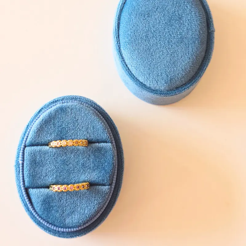 Velvet ringdoosje ovaal lichtblauw