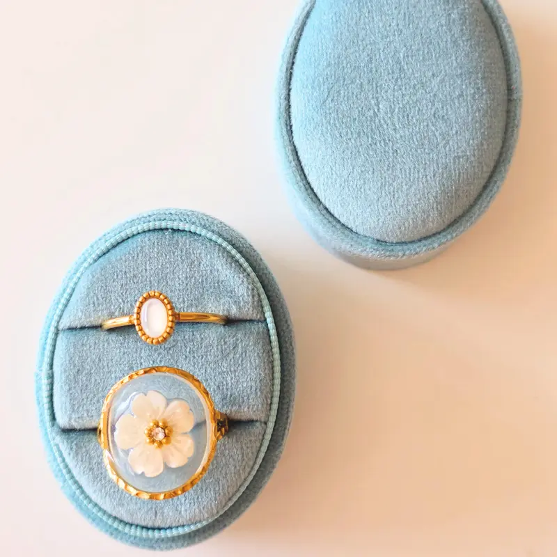 Velvet ringdoosje ovaal pastelblauw