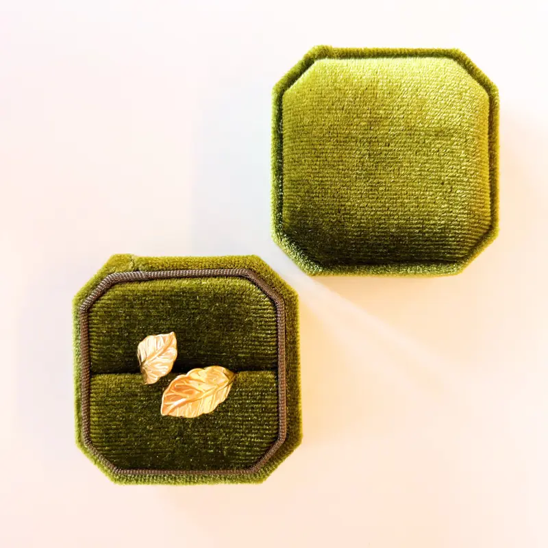 Velvet ringdoosje vierkant groen