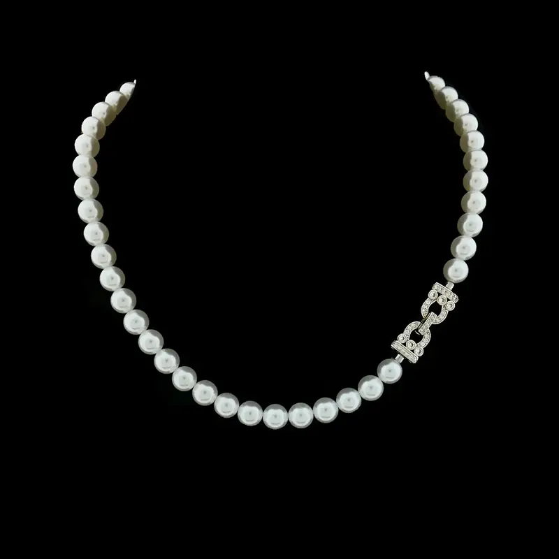 Victoria Parelcollier met Zilverkleurig Slot met Zirkonia Stenen