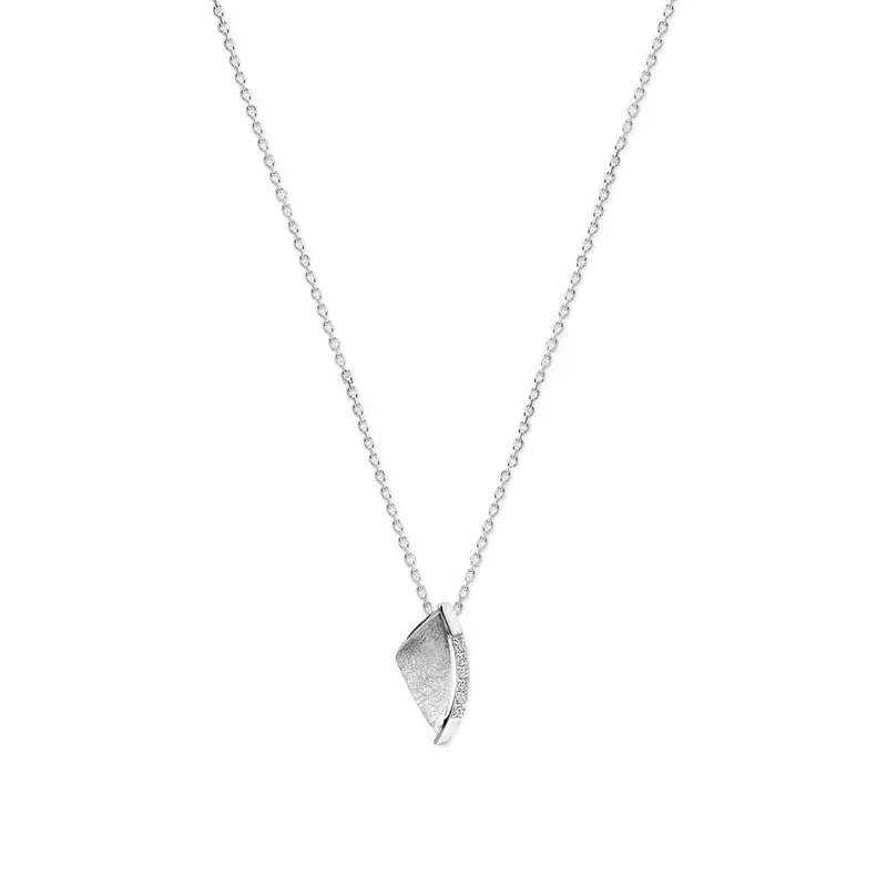 Zilveren ketting met zirkonia in entourage zetting
