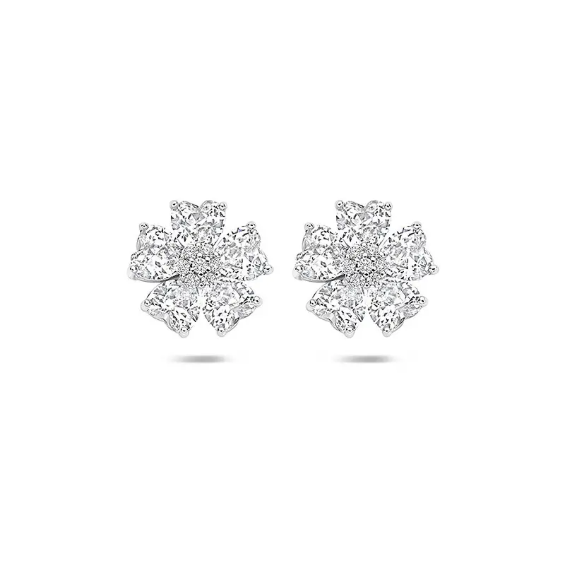 Zilveren oorknoppen met hartvormige zirkonia – gerhodineerd 925 zilver