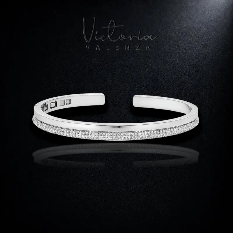 Zilverkleurige Armband met Zirkonia Stenen