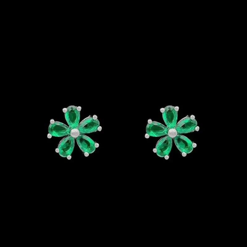 Zilverkleurige Bloem Oorbellen met Groene Zirkonia Stenen