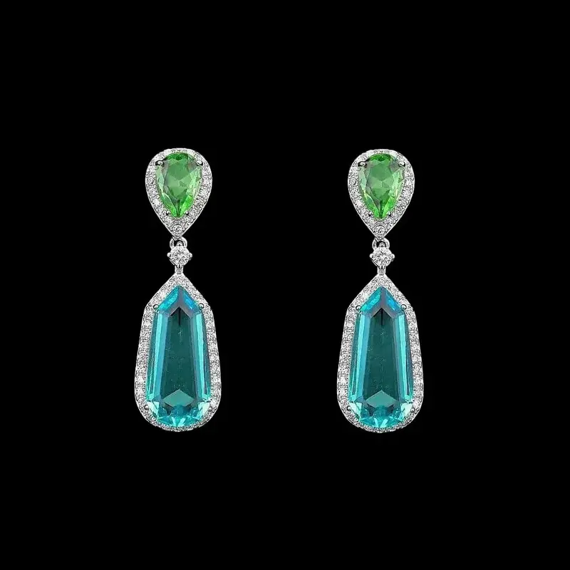 Zilverkleurige Fantasie Oorbellen met Groene en Blauwe Zirkonia Stenen