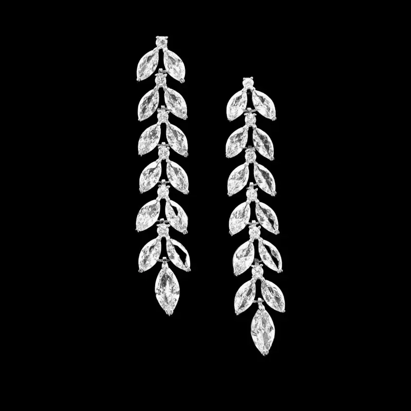 Zilverkleurige Lange Blad Oorbellen met Zirkonia Stenen