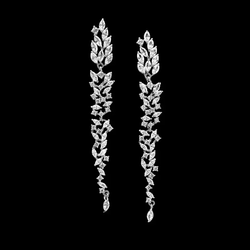 Zilverkleurige Lange Blad Oorbellen met Zirkonia Stenen