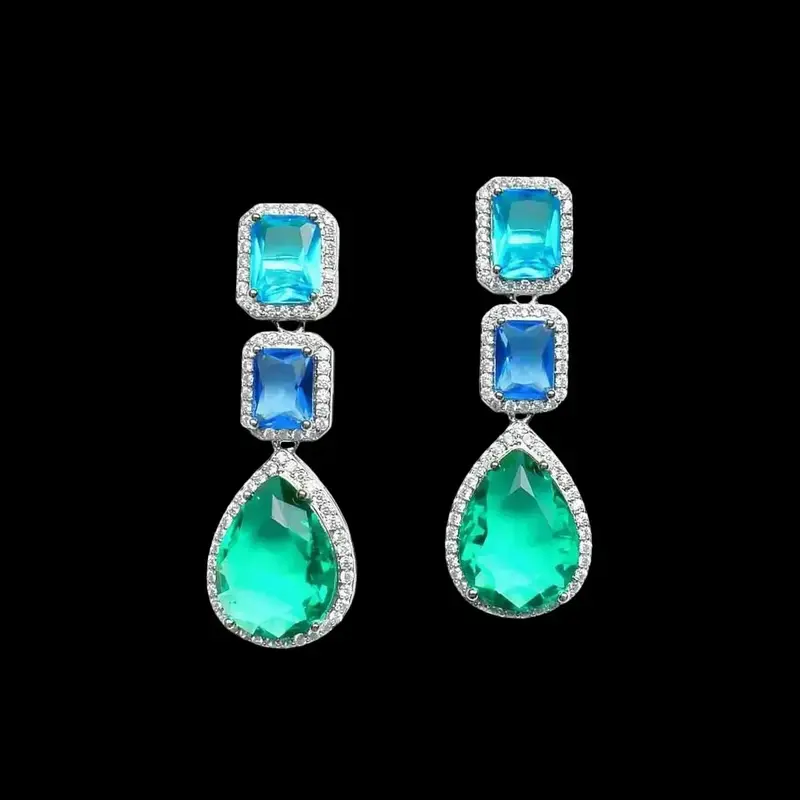 Zilverkleurige Oorbellen met Multicolor Zirkonia Stenen