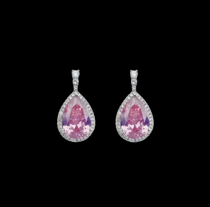 Zilverkleurige Oorbellen met Roze Zirkonia Stenen
